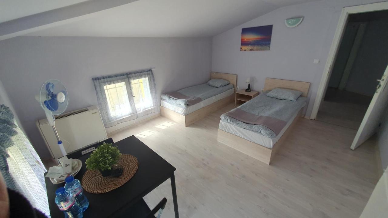 Стаи За Гости Sun House Apartment Varna Bagian luar foto