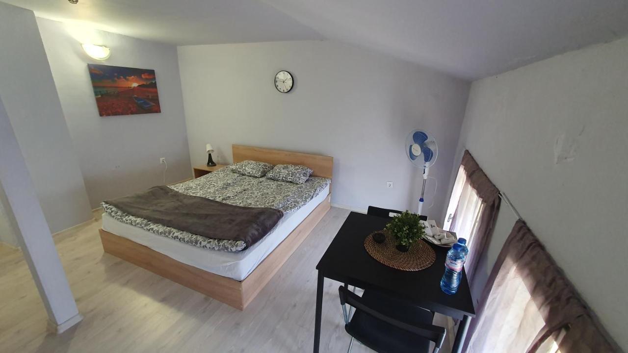 Стаи За Гости Sun House Apartment Varna Bagian luar foto